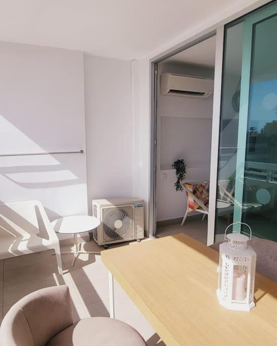 Sea Views Playa Del Ingles Beach Lovers 2 San Bartolomé Exterior photo